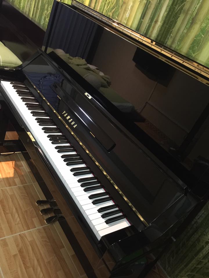 đàn Piano Yamaha UX