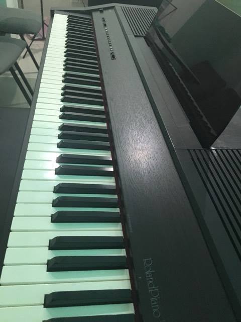 ĐÀN PIANO ĐIỆN ROLAND HP 3000S