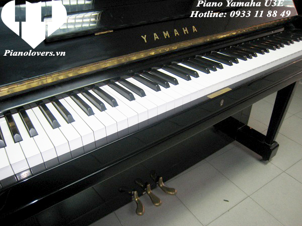 ĐÀN PIANO YAMAHA U2F ĐEN