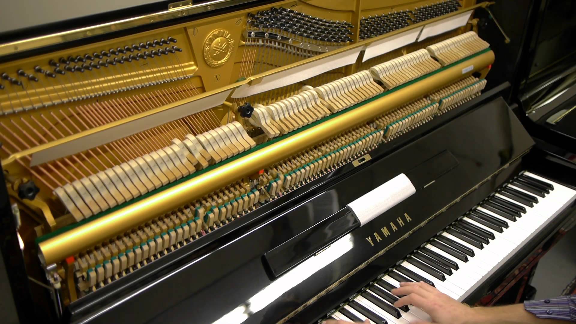 ĐÀN PIANO YAMAHA U2D 